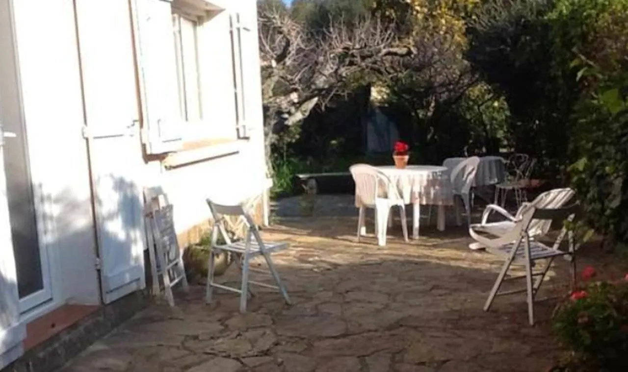 Apartment Appartement Confortable A Hyeres Avec Terrasse France